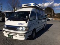 ミニバス13人乗り（車番8008）